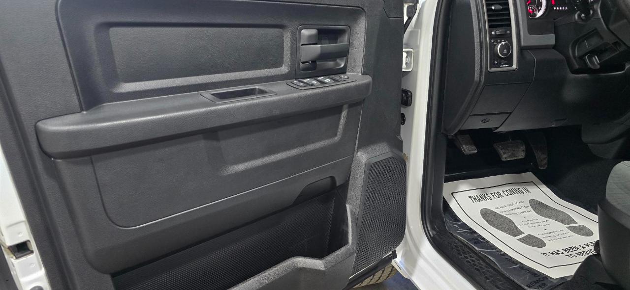 RAM 1500 Tradesman Quad Cab 4WD 2014