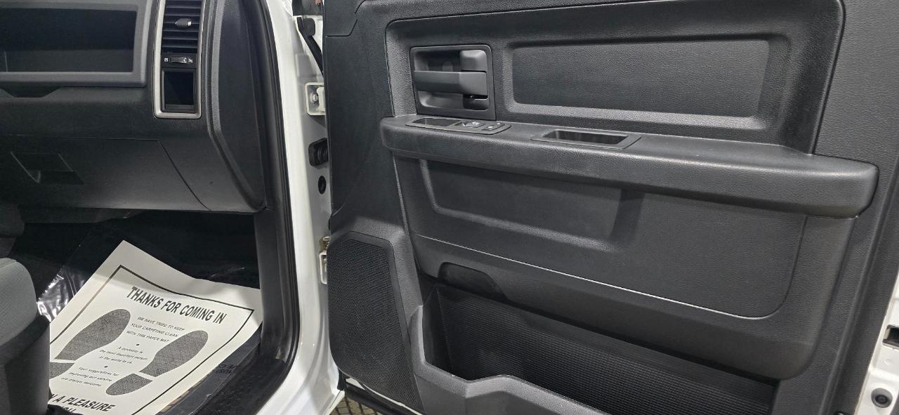 RAM 1500 Tradesman Quad Cab 4WD 2014