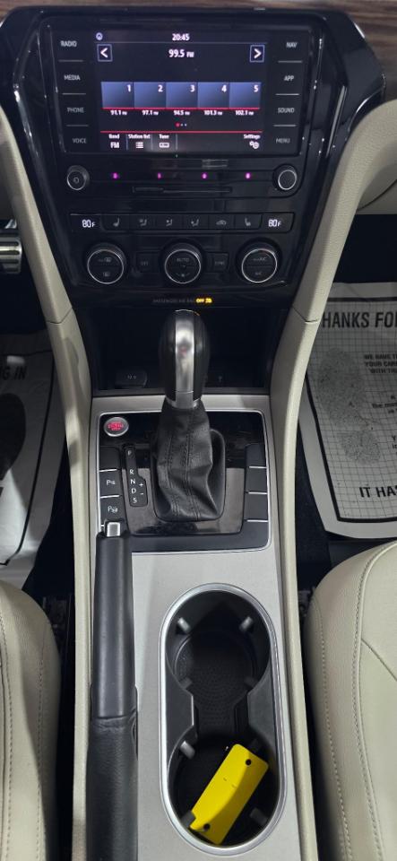 Volkswagen Passat SEL 2020