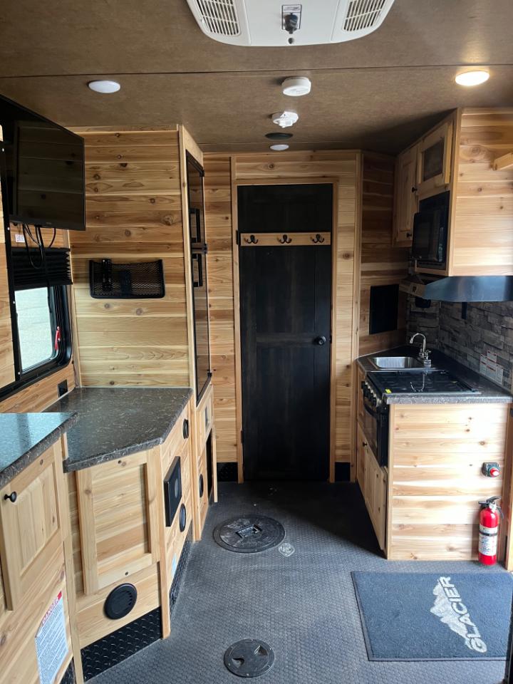Glacier 18 RV Explorer Toy Hauler  2022