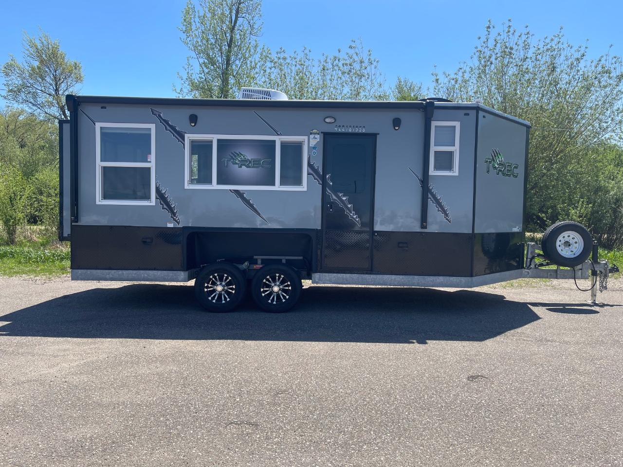Ice Castle 8x18v T-Rec JR RV  2025