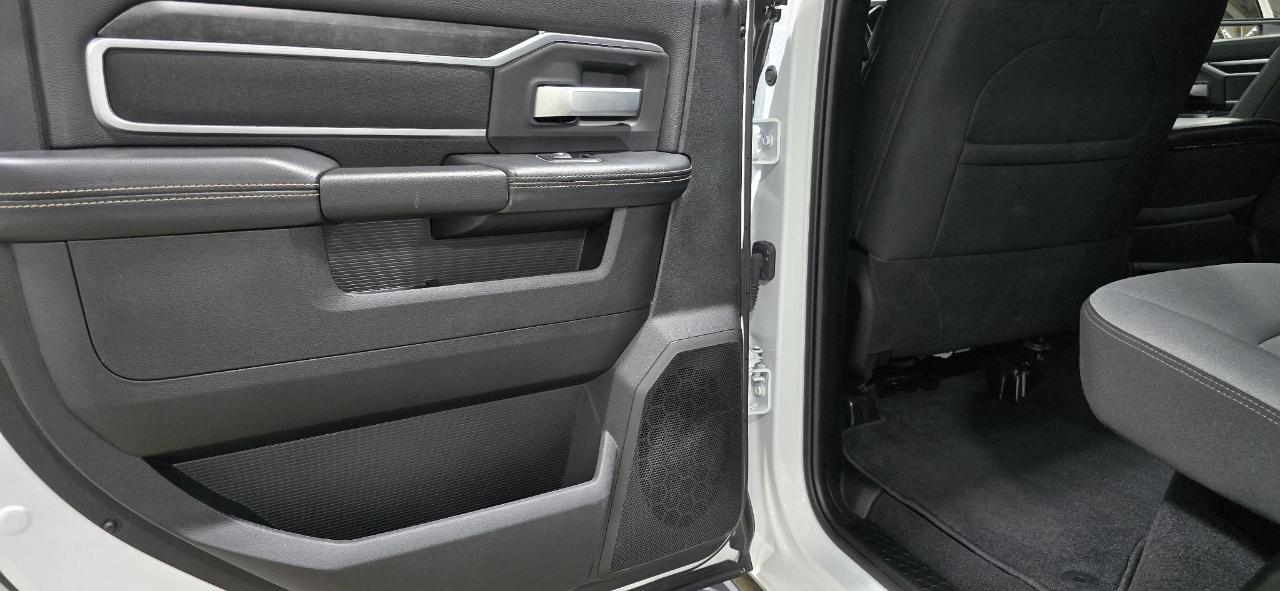 RAM 2500 Big Horn Crew Cab 4WD 2024