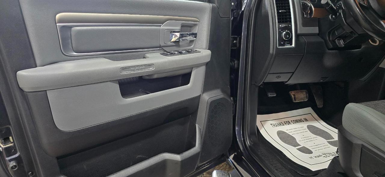RAM 1500 Big Horn 4x4 Crew Cab 5'7" Box 2018