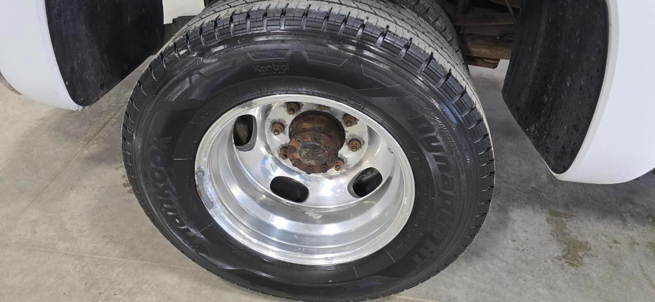 Ford F-450 SD XL Crew Cab DRW 4WD 2011