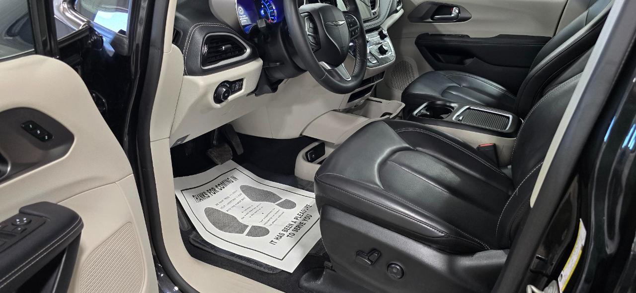 Chrysler Pacifica Hybrid Touring L 2023