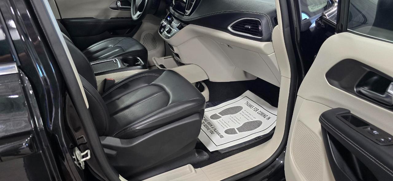 Chrysler Pacifica Hybrid Touring L 2023