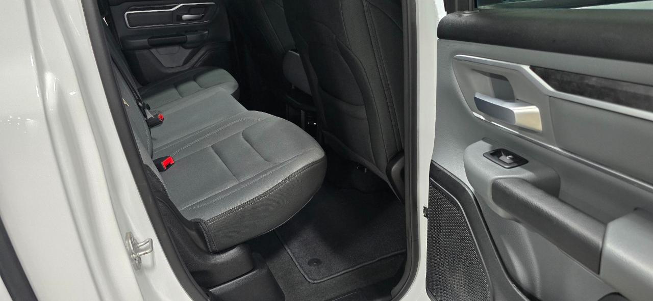 RAM 1500 Big Horn Quad Cab 4WD 2021