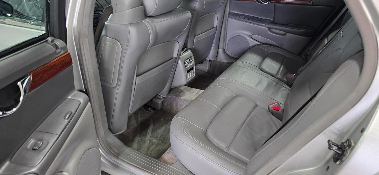 Cadillac DeVille Sedan 2005