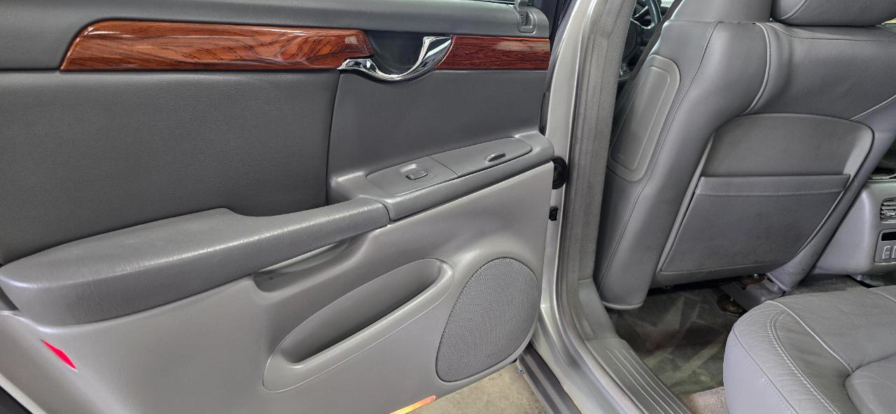 Cadillac DeVille Sedan 2005