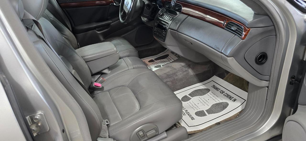 Cadillac DeVille Sedan 2005