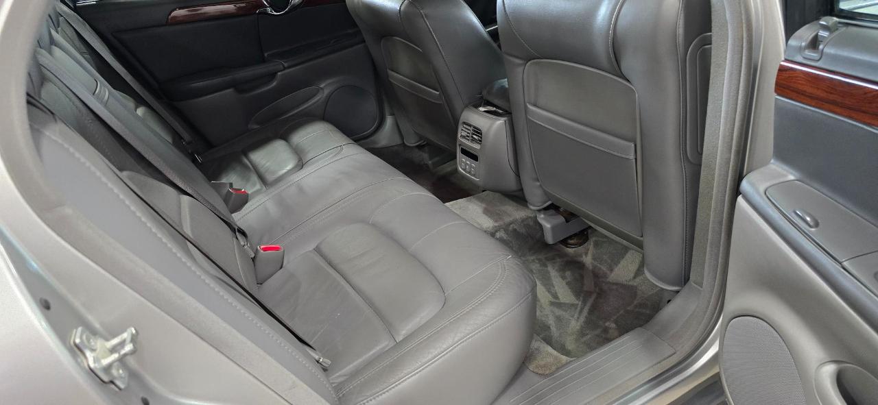 Cadillac DeVille Sedan 2005