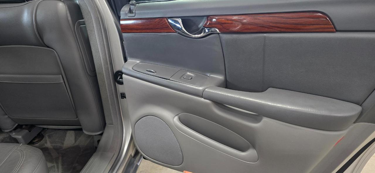 Cadillac DeVille Sedan 2005