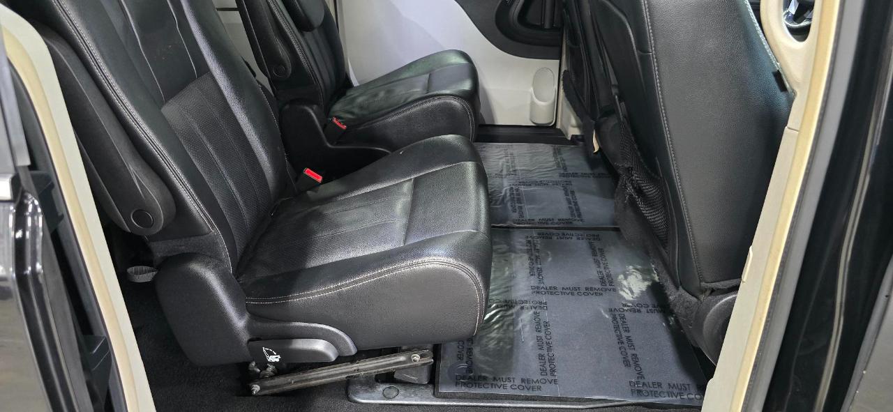 Chrysler Town & Country Touring-L 2016