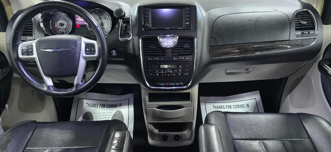 Chrysler Town & Country Touring-L 2016