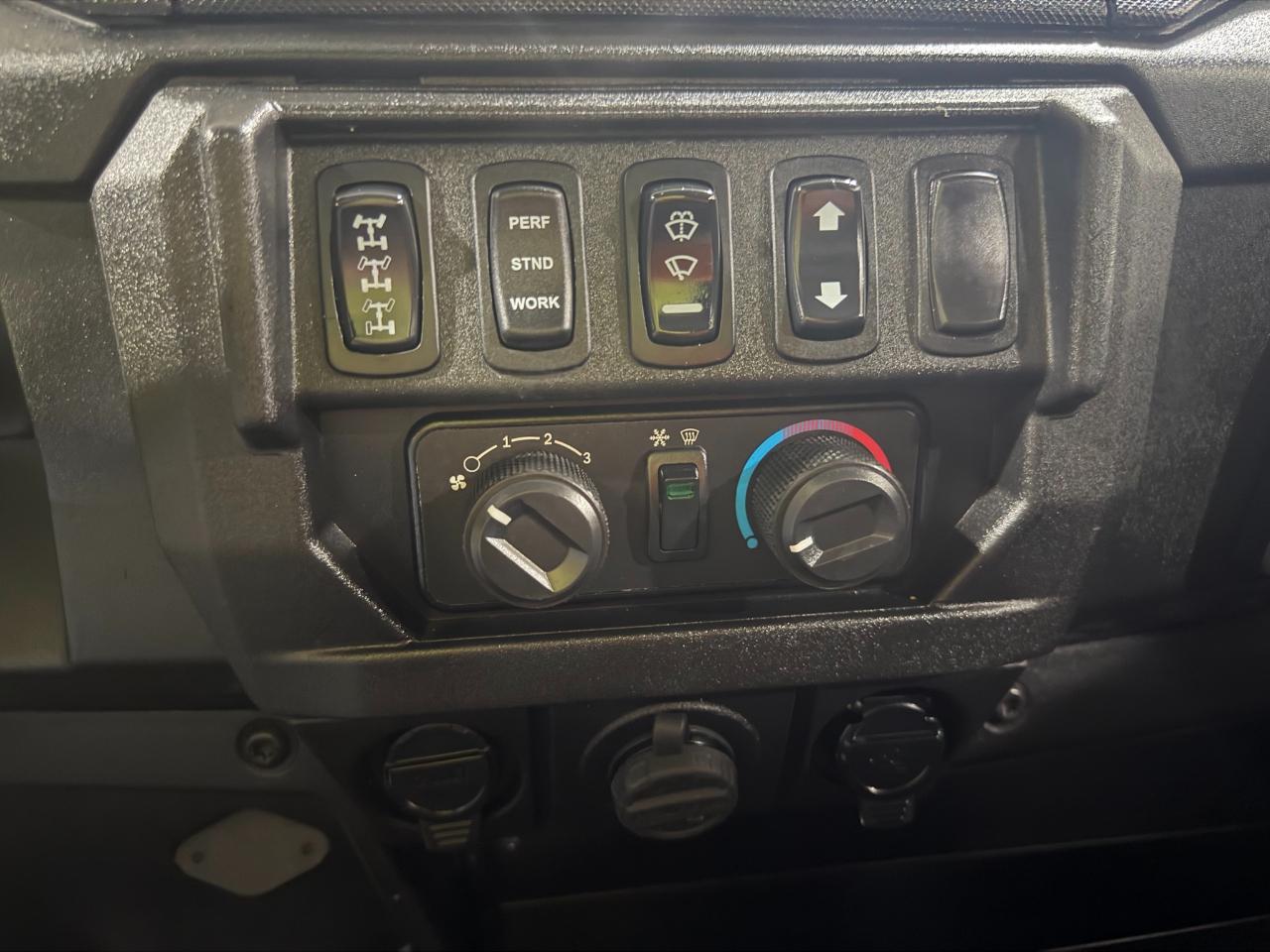 Polaris Ranger Crew XP 1000 Northstar Ultimate Ride Command EPS  2023