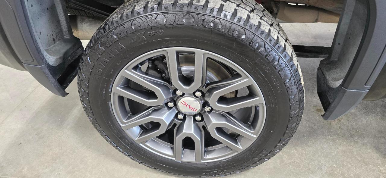 GMC Sierra 1500 Limited AT4 Crew Cab Short Box 4WD 2022