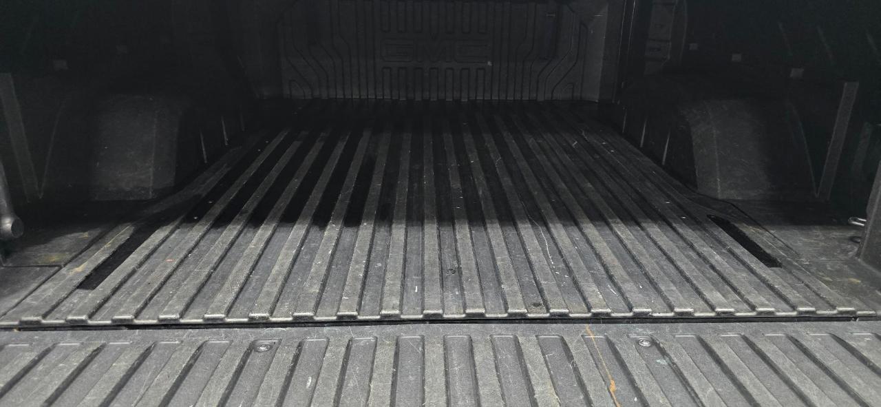 GMC Sierra 1500 Limited AT4 Crew Cab Short Box 4WD 2022