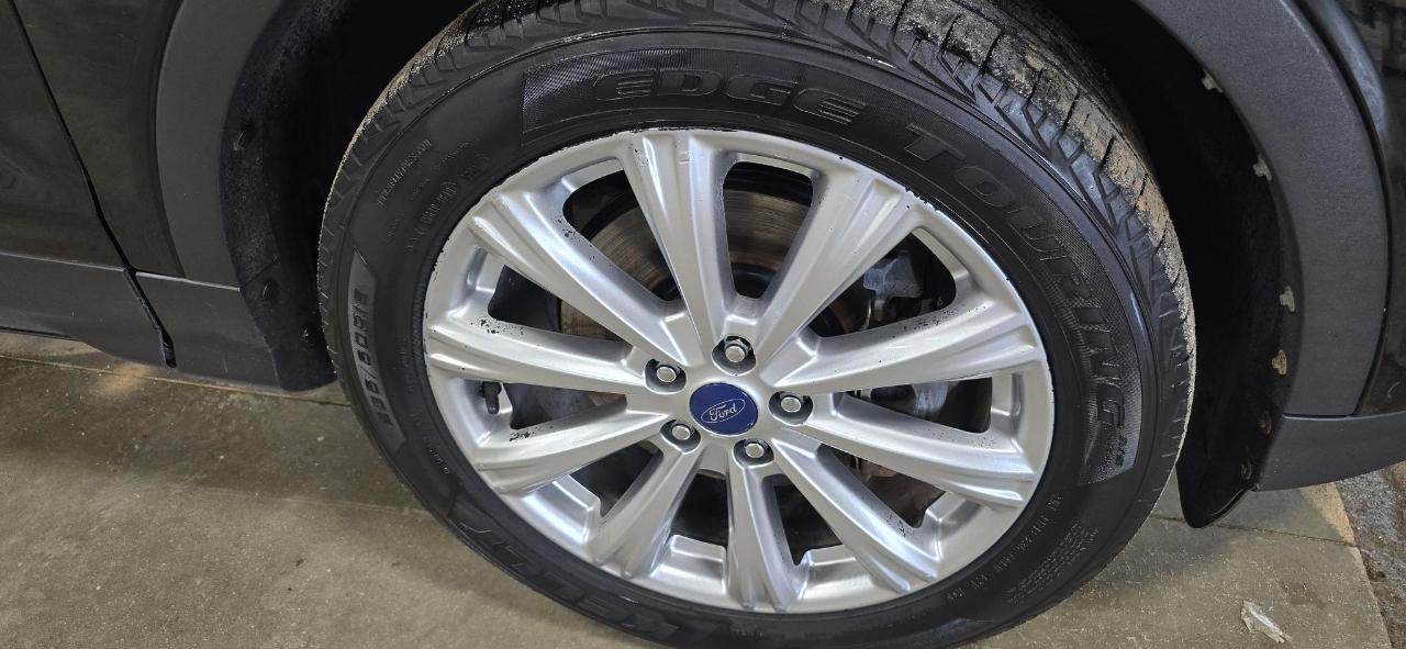 Ford Escape Titanium 4WD 2017