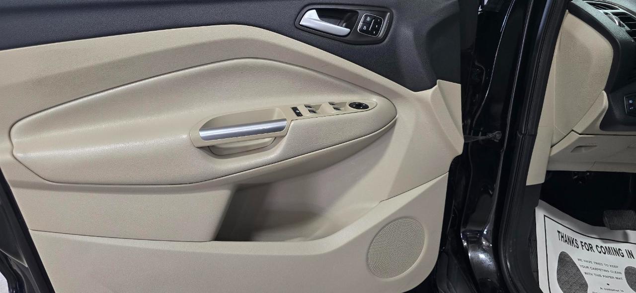 Ford Escape Titanium 4WD 2017