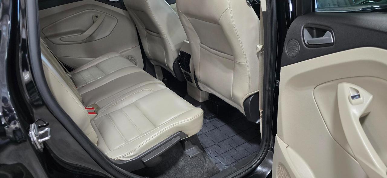 Ford Escape Titanium 4WD 2017