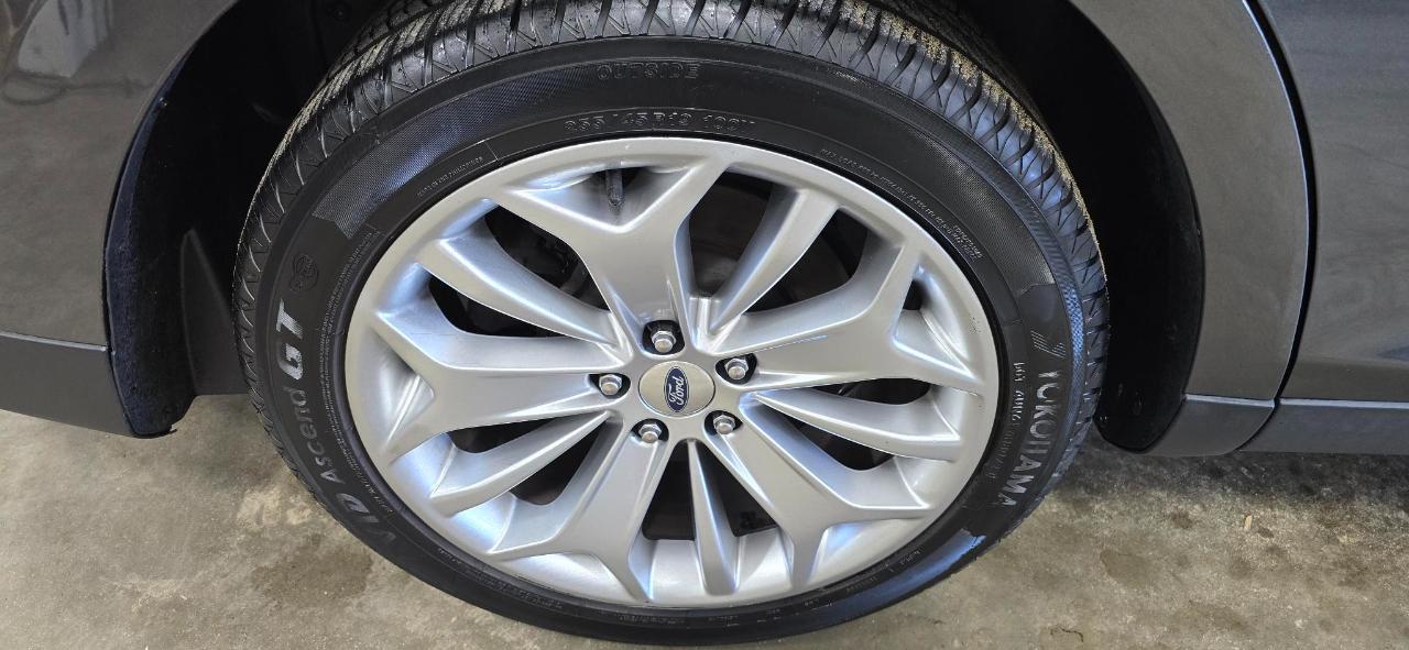 Ford Taurus Limited FWD 2019