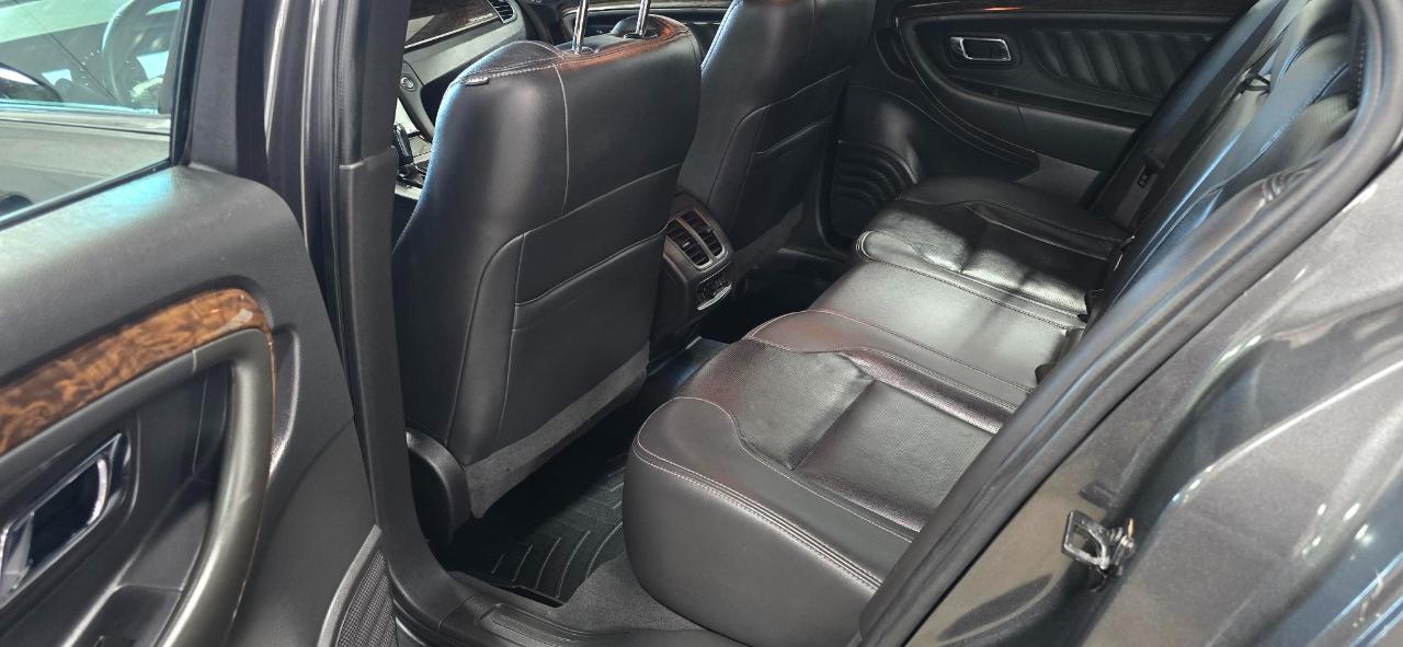 Ford Taurus Limited FWD 2019