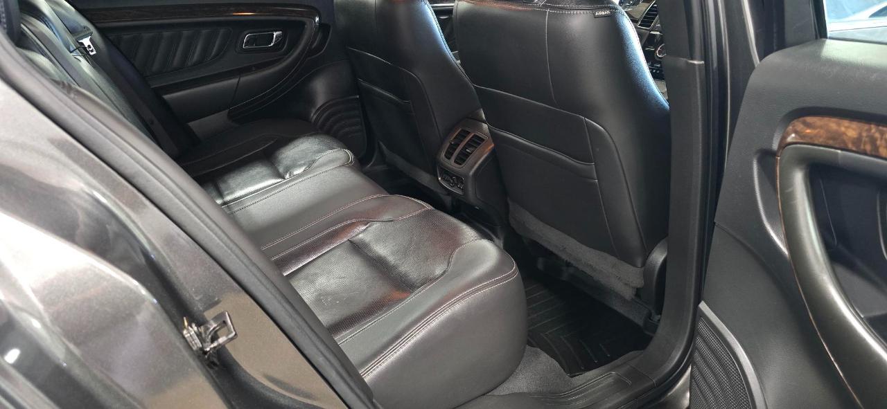 Ford Taurus Limited FWD 2019