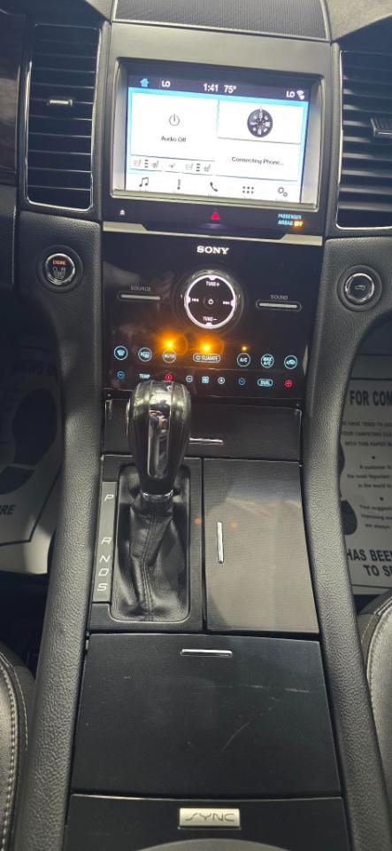 Ford Taurus Limited FWD 2019