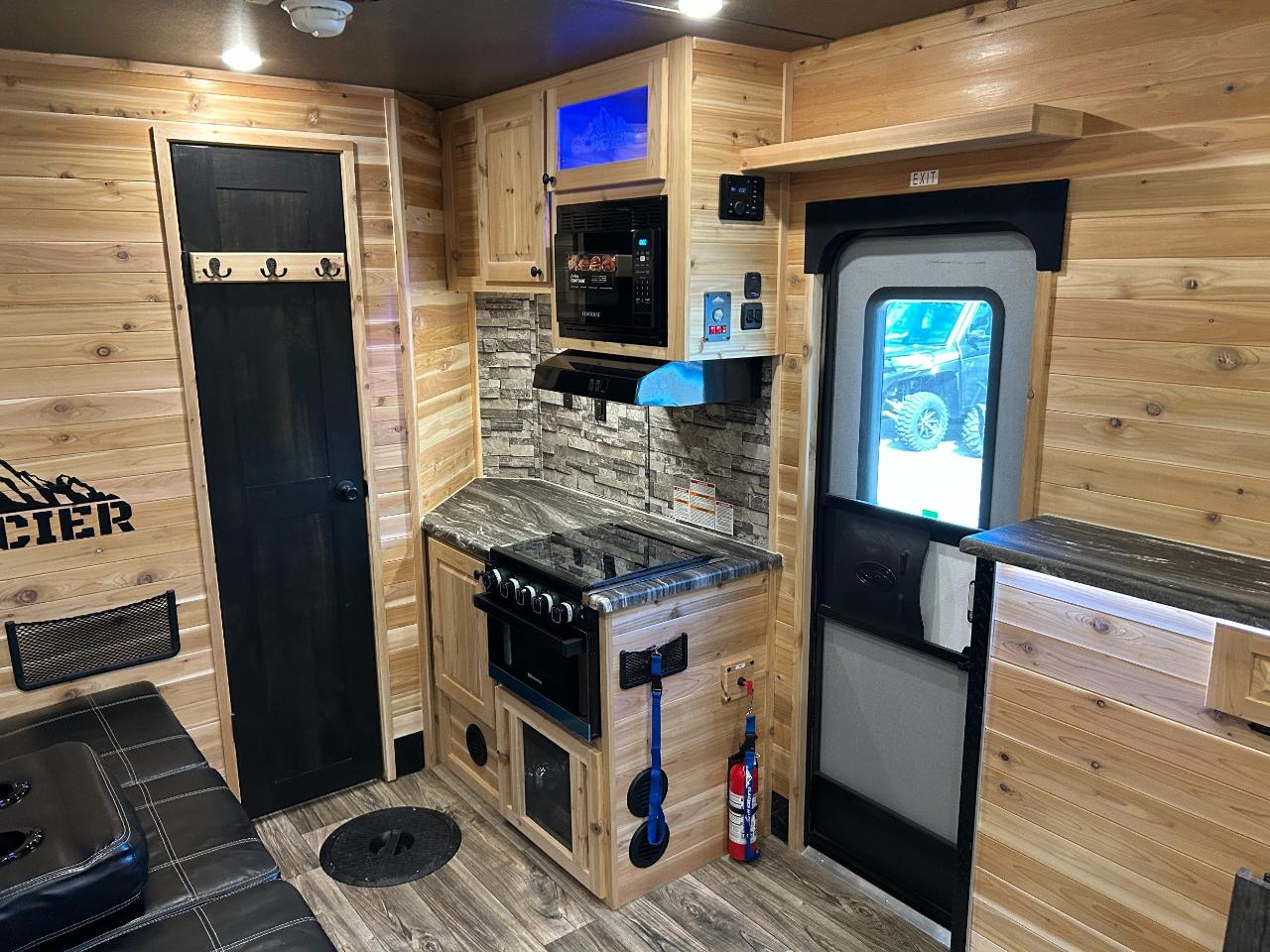 Glacier 17RJ  2027