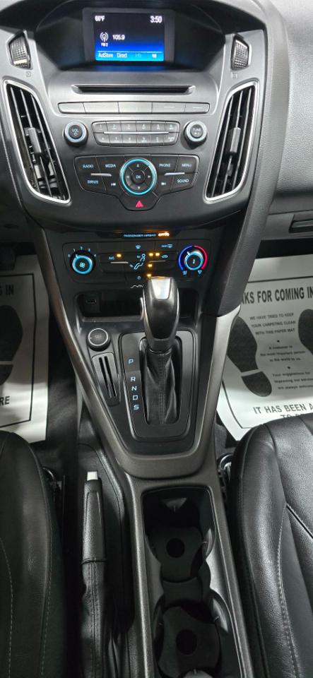 Ford Focus SE Sedan 2015