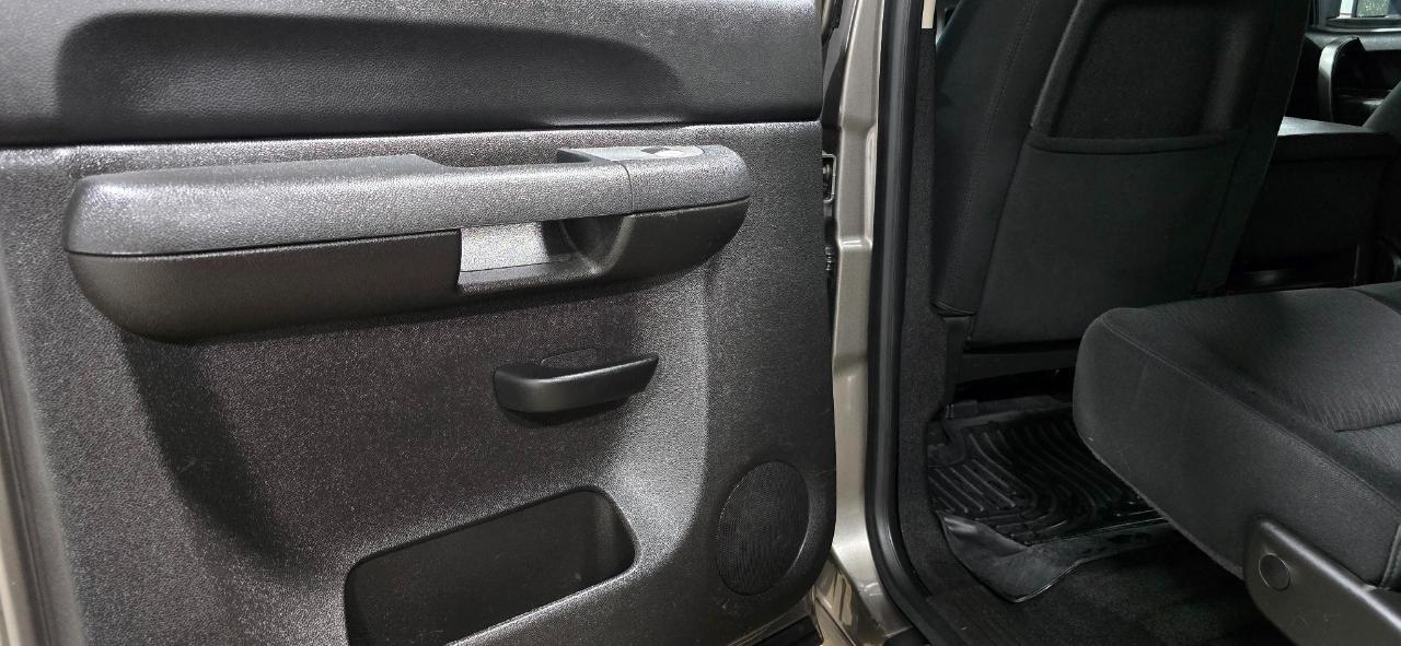 Chevrolet Silverado 2500HD LT Crew Cab 4WD 2012