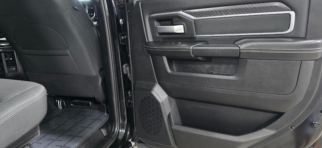 RAM 2500 Big Horn Crew Cab 4WD 2025
