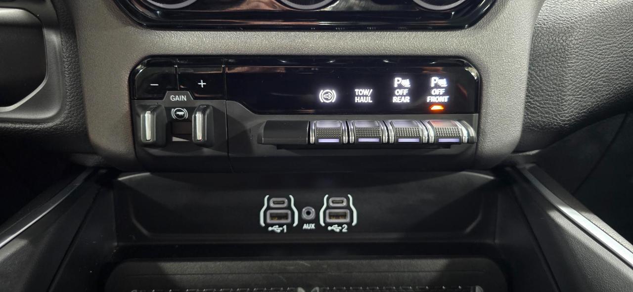 RAM 2500 Big Horn Crew Cab 4WD 2025