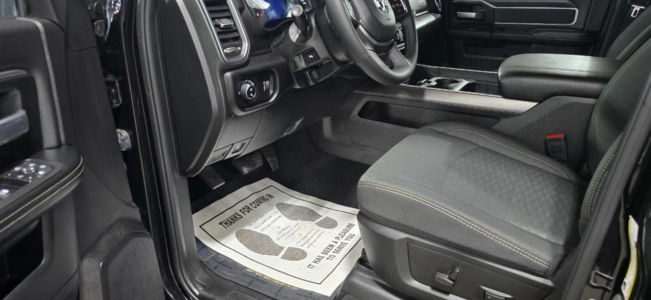 RAM 2500 Big Horn Crew Cab 4WD 2025