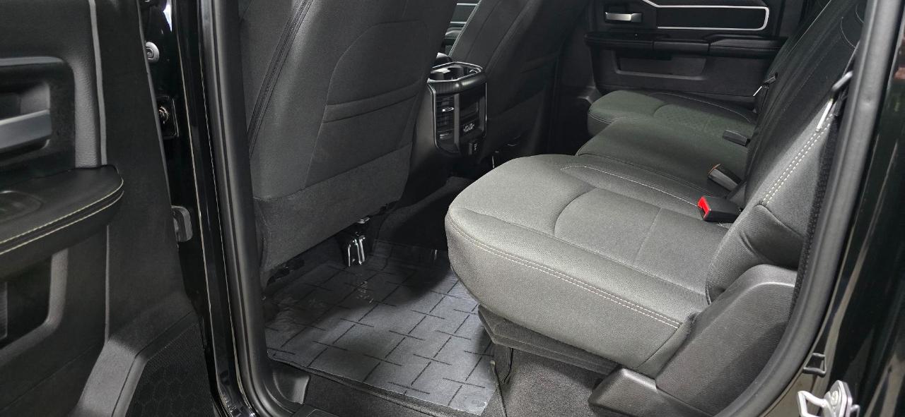RAM 2500 Big Horn Crew Cab 4WD 2025
