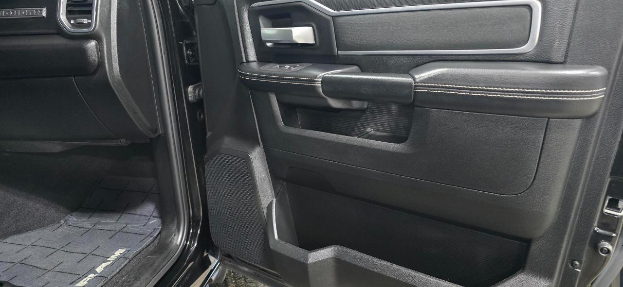 RAM 2500 Big Horn Crew Cab 4WD 2025