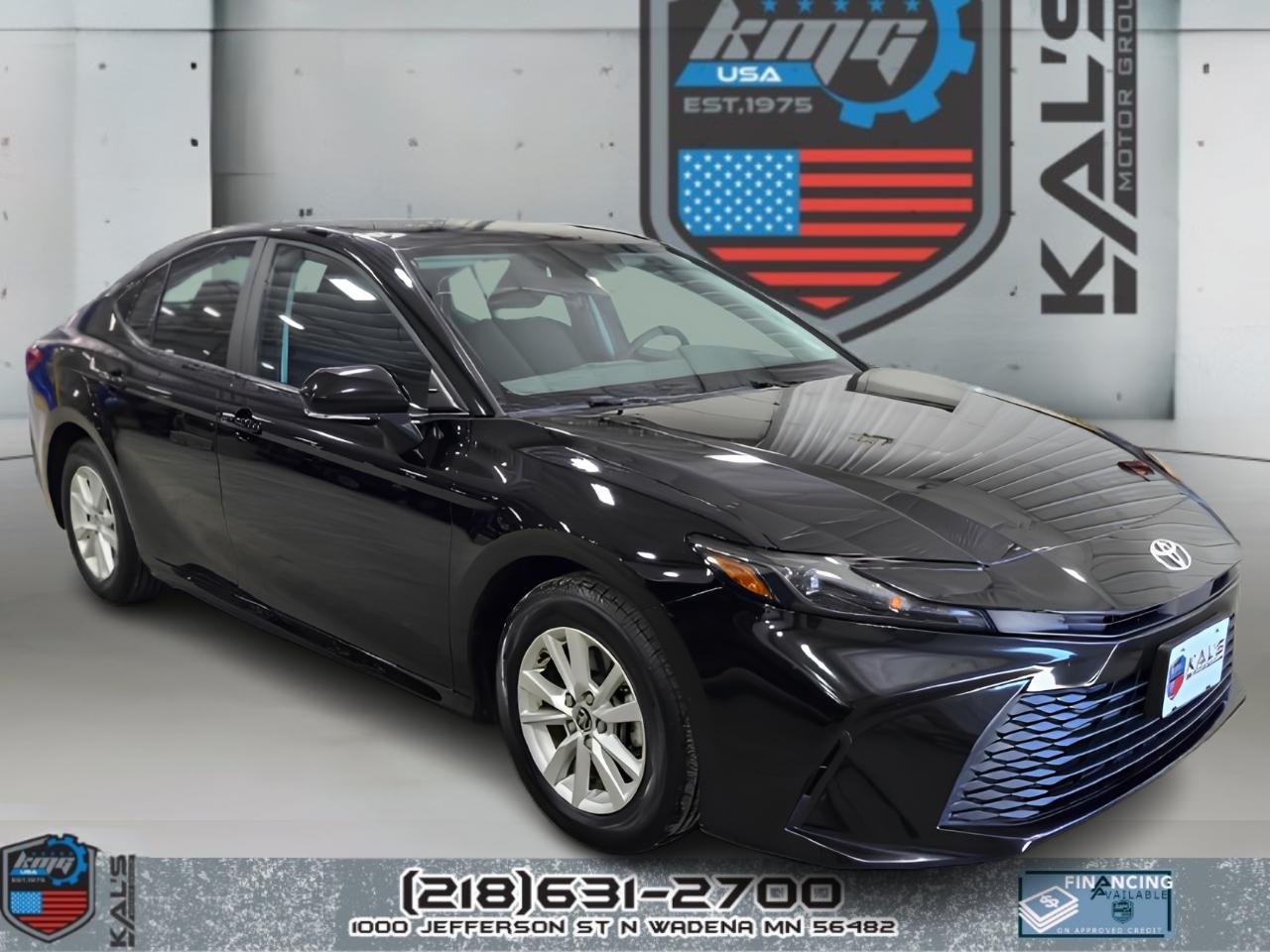 Toyota Camry Hybrid XLE 2025