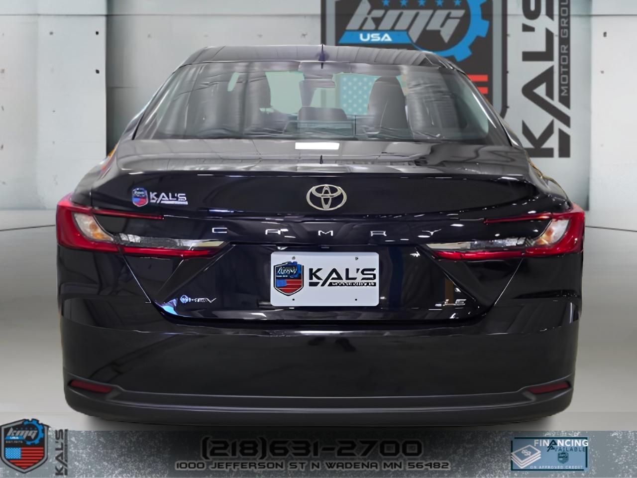 Toyota Camry Hybrid XLE 2025