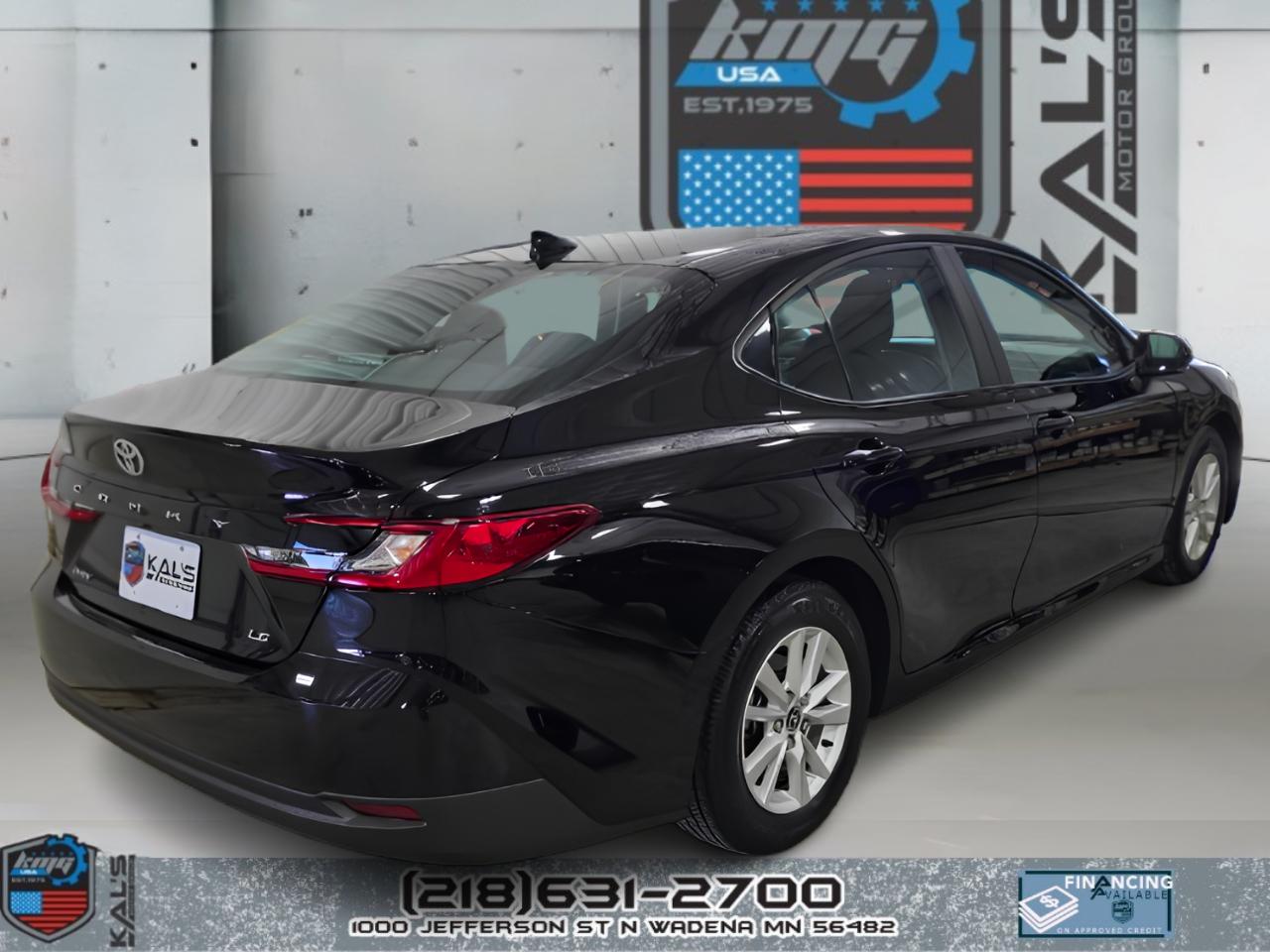Toyota Camry Hybrid XLE 2025