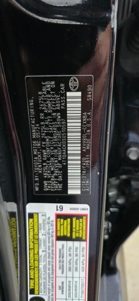 Toyota Camry Hybrid XLE 2025