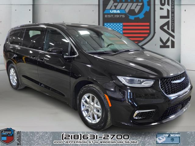 Black 2025 Chrysler Pacifica Minivan Front-Wheel Drive
