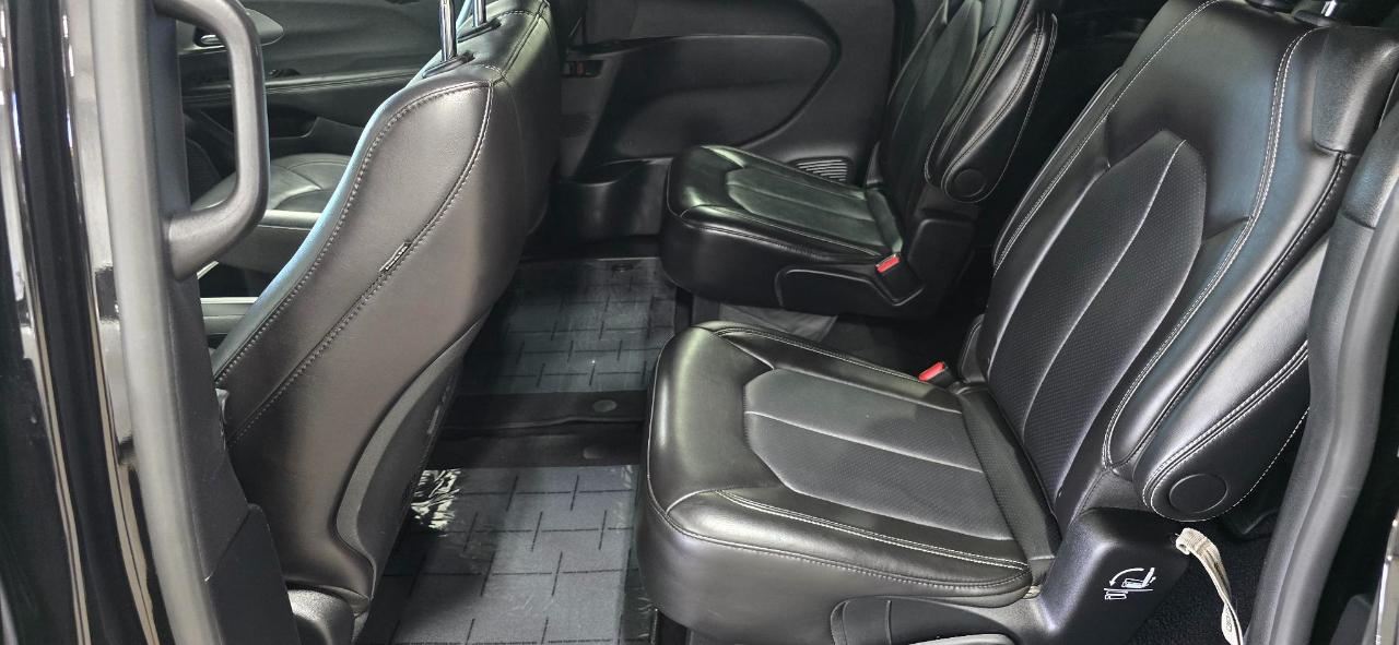 Chrysler Pacifica Select 2025