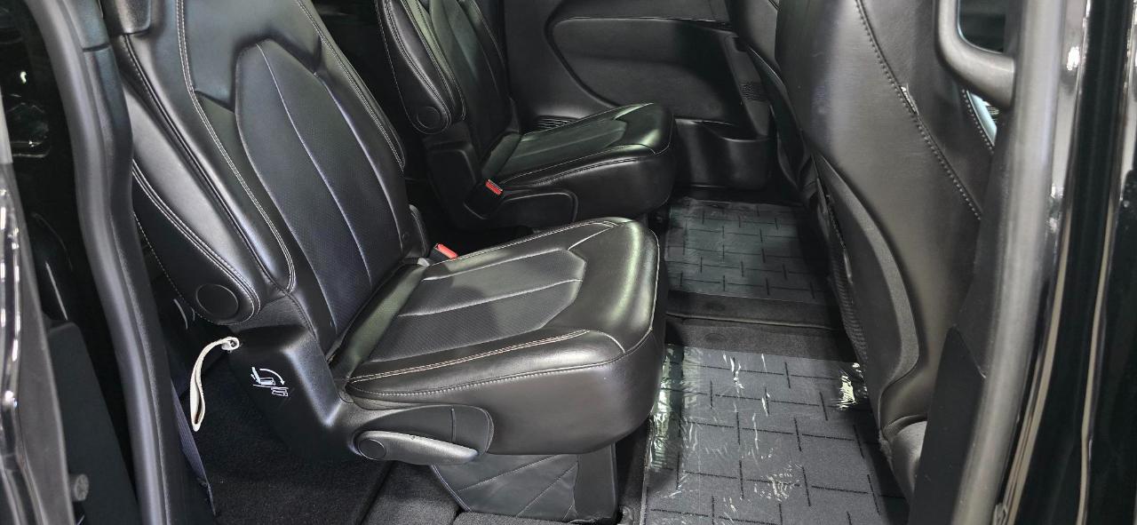 Chrysler Pacifica Select 2025