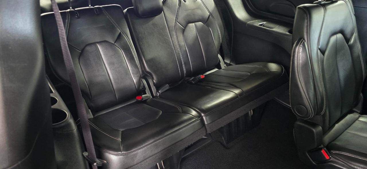 Chrysler Pacifica Select 2025