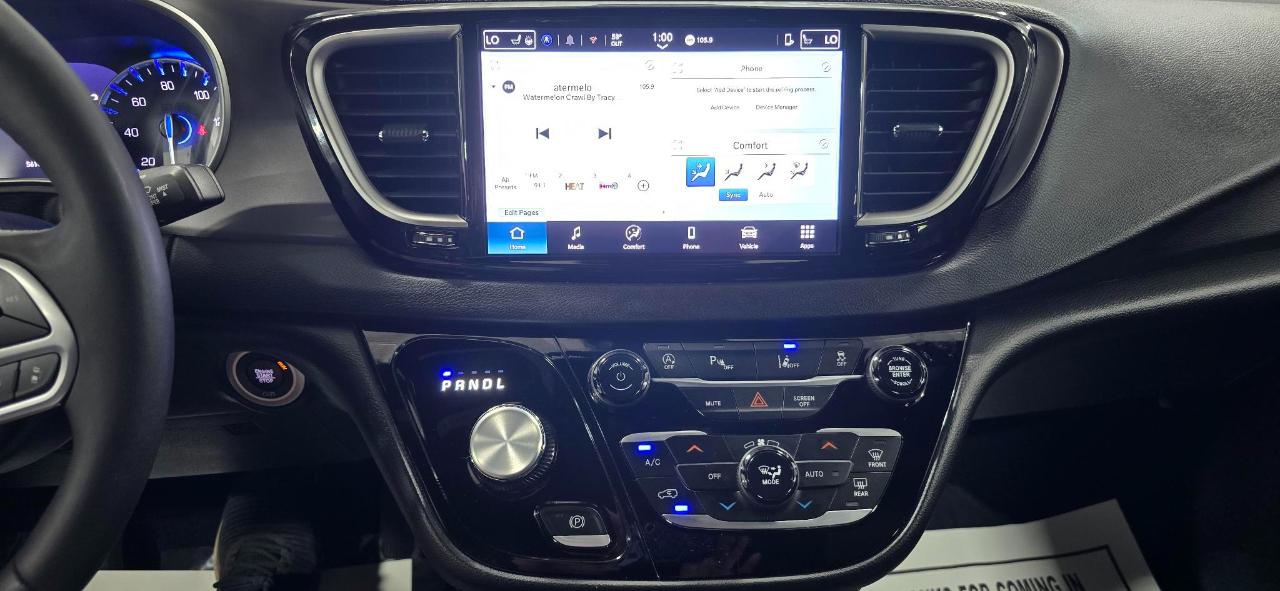Chrysler Pacifica Select 2025