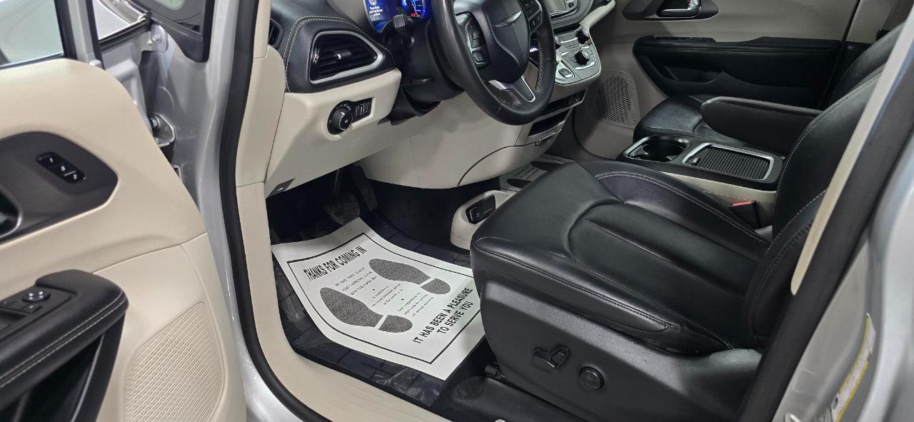 Chrysler Pacifica Hybrid Select 2024