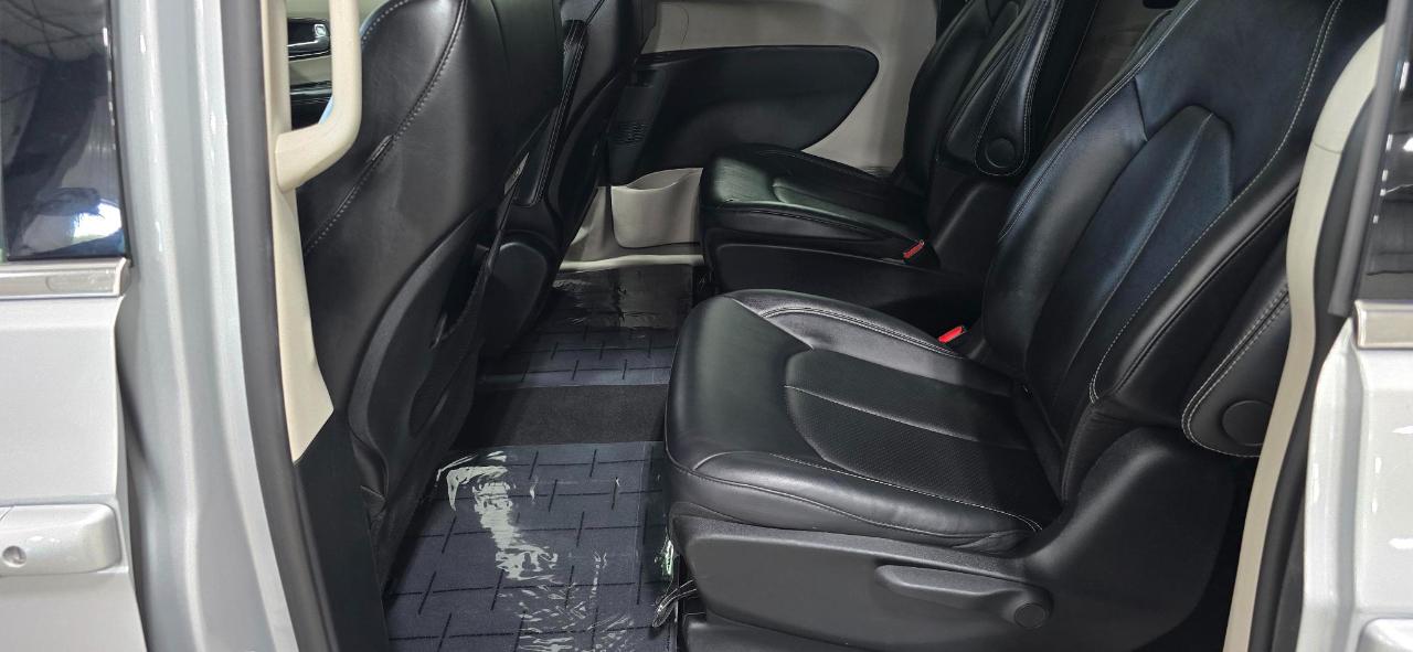 Chrysler Pacifica Hybrid Select 2024
