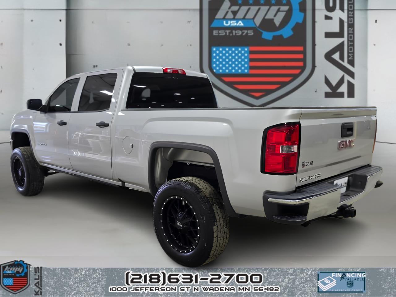 GMC Sierra 1500 Base Crew Cab Short Box 4WD 2017