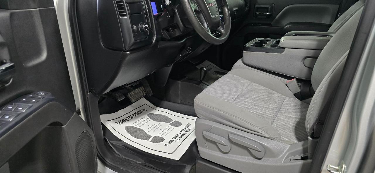 GMC Sierra 1500 Base Crew Cab Short Box 4WD 2017