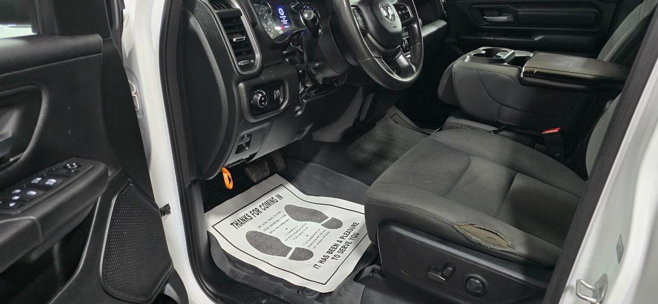 RAM 1500 Tradesman Crew Cab 4WD 2022